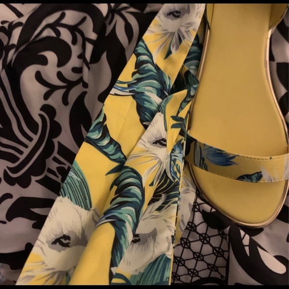 Floral sandals - Picture 1 of 2